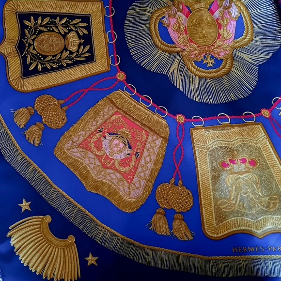 Vintage HERMÈS Poste Et Calvarie Silk Twill Scarf 90cm Blue/Gold/Multi - Picture 7 of 13